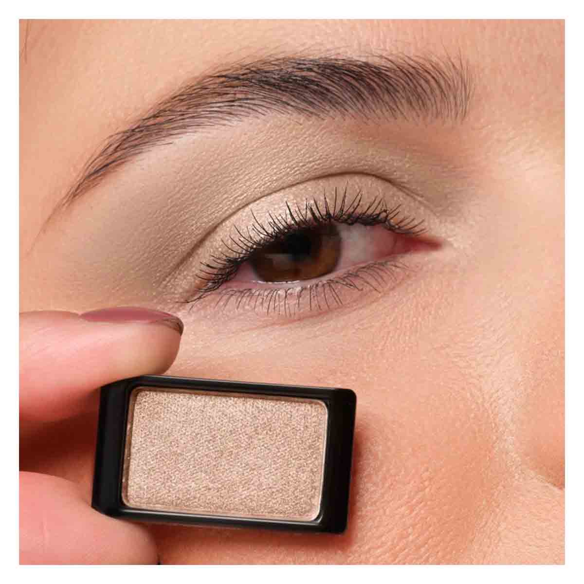  سایه چشم تکی براق شماره 215 آرت دکو ARTDECO مدل EYESHADOW PEARL وزن 0.8 گرم