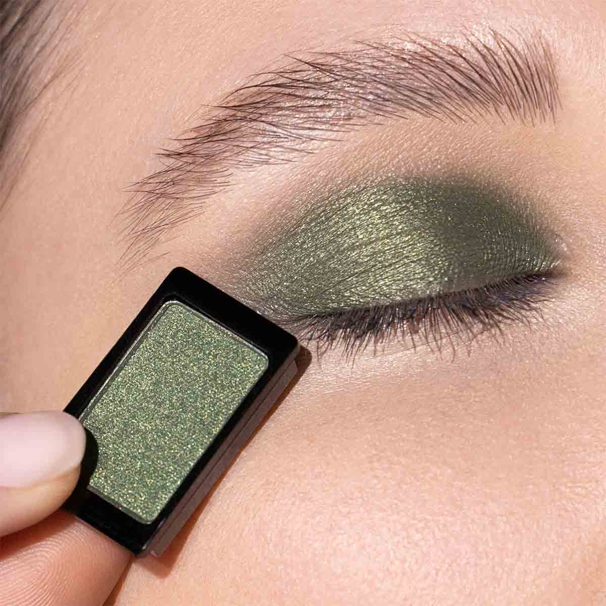 سایه چشم تکی براق شماره 40 آرت دکو ARTDECO مدل EYESHADOW وزن 0.8 گرم